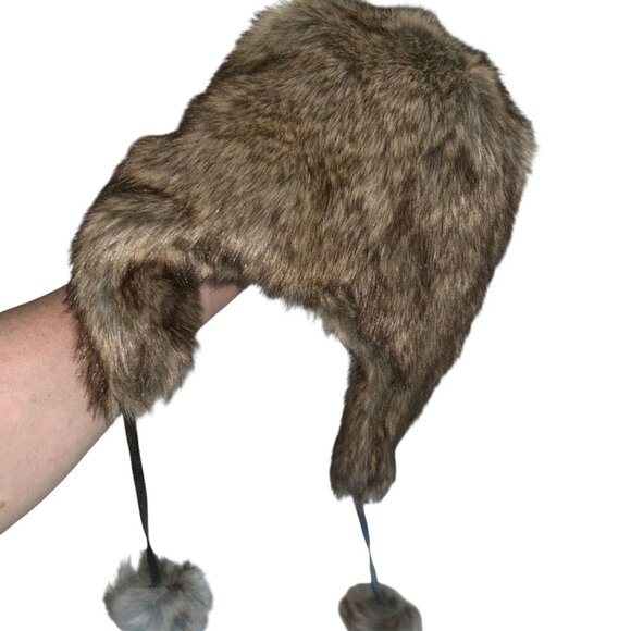 american eagle outfitters as new beige faux fur trappers hat - Picture 4 of 5